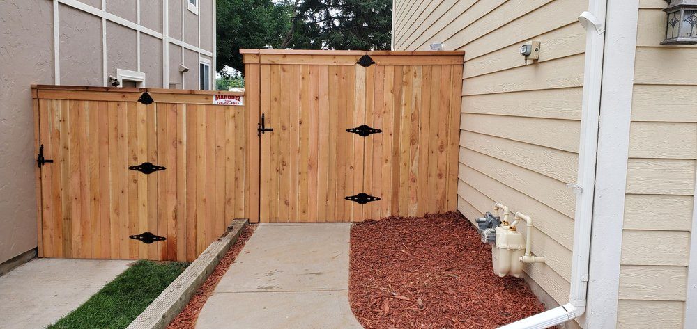 Modern horizontal fence